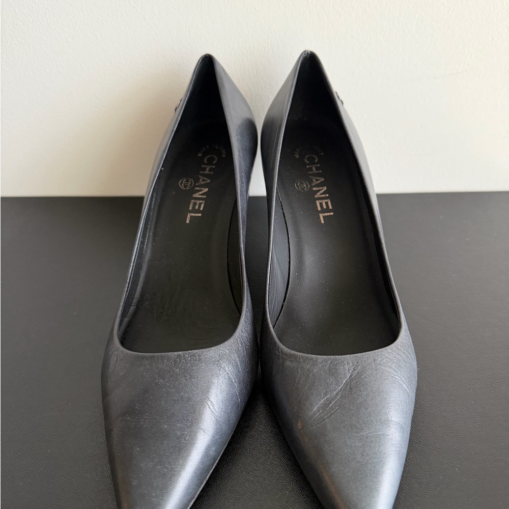 CHANEL Women's Gray Leather Heels - Authentic